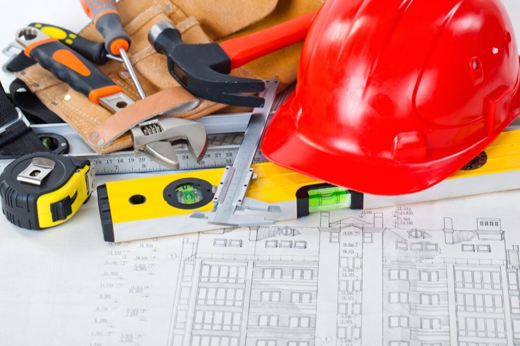 Każdy przetarg w Polsce musi być prowadzony według ściśle określonych reguł prawnych, które zapewniają wszystkim uczestnikom równe traktowanie i transparentność procesu.