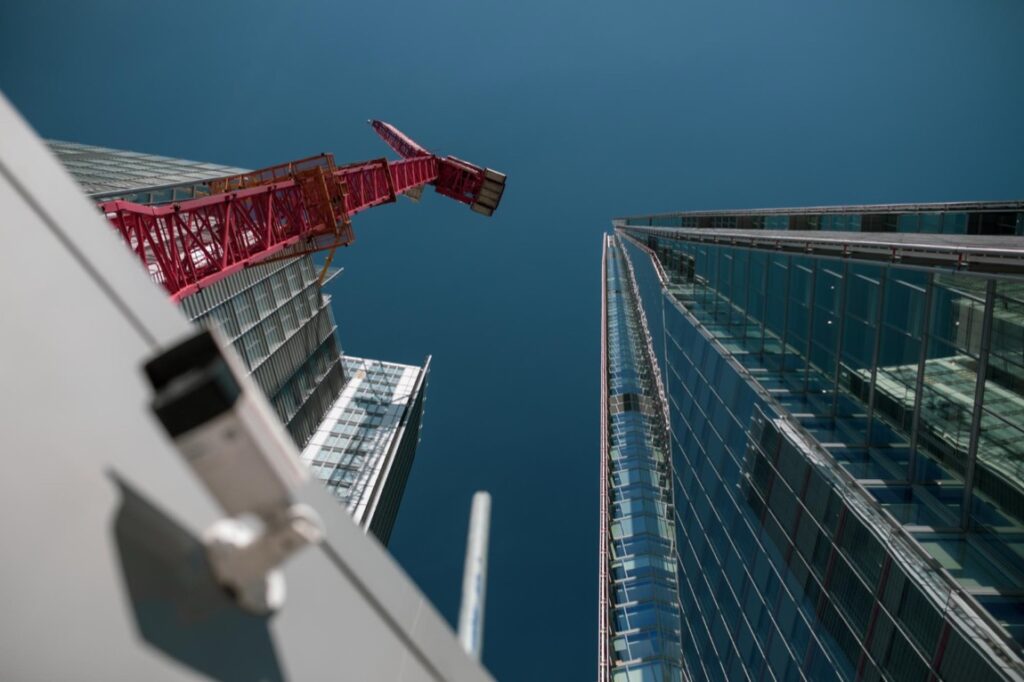 Zmiany legislacyjne mają bezpośredni wpływ na rynek przetargów budowlanych